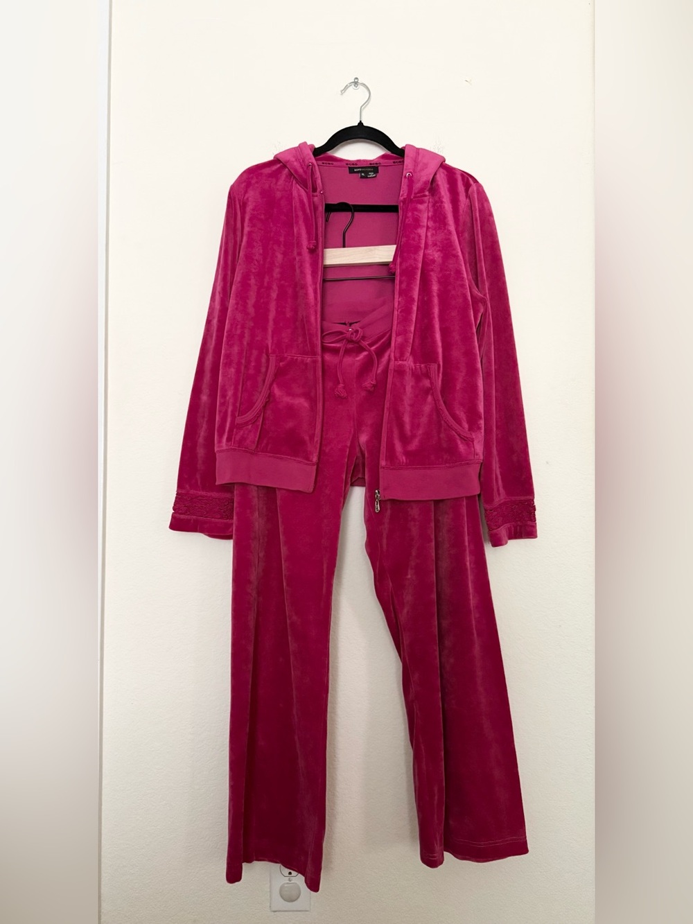 🩷 vintage Y2K BCBG velour tracksuit set